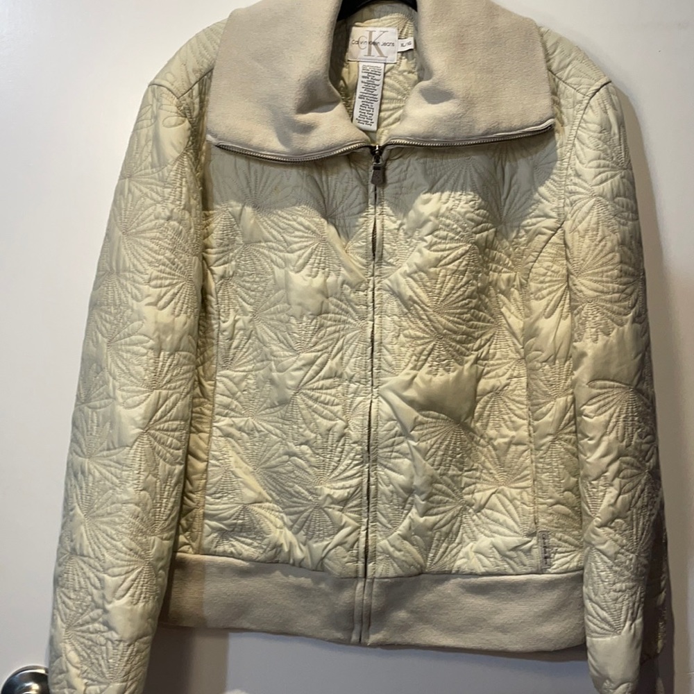 Calvin Klien Jeans SZ XL bomber jacket with quilted flower deaign.